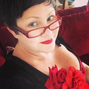 Meet your Posher, Liz